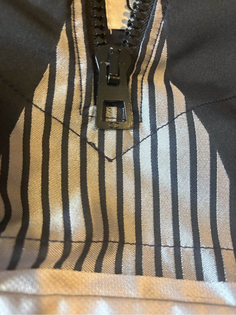 Dior Navy Blue Hooded Jacket with Red and White Logo Stripe - Picture 5 of 6